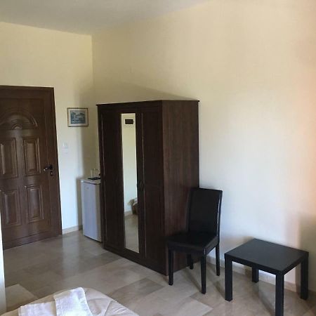 Pension Skala Ágios Matthaíos Exterior foto